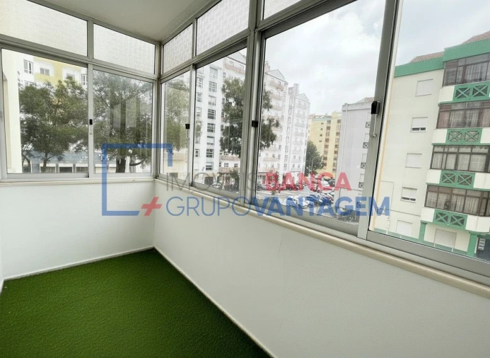 Apartamento T2 para Venda em Algueirão-Mem Martins Foto 23