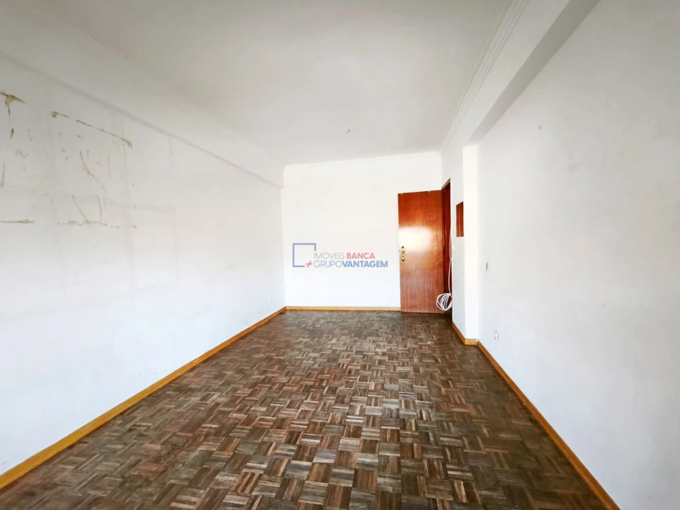 Apartamento T2 para Venda em Algueirão-Mem Martins Foto 3