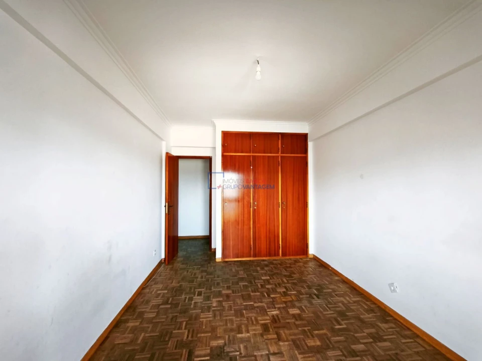 Apartamento T2 para Venda em Algueirão-Mem Martins Foto 12