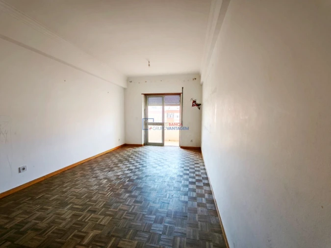 Apartamento T2 para Venda em Algueirão-Mem Martins Foto 2