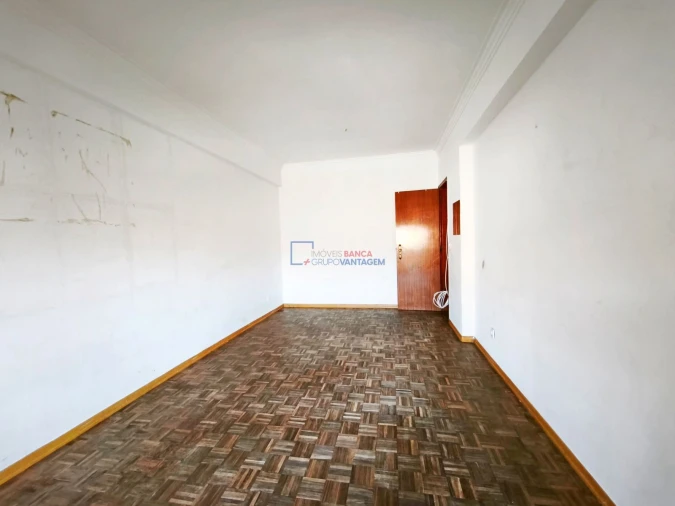 Apartamento T2 para Venda em Algueirão-Mem Martins Foto 3