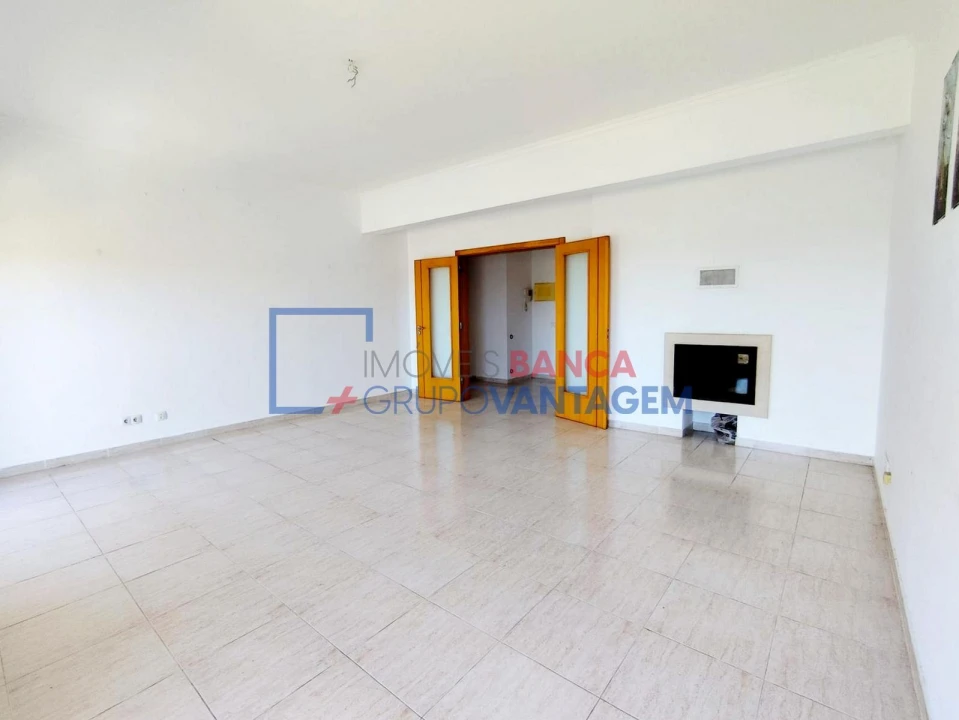 Apartamento T2 para Venda em Azambuja Foto 1