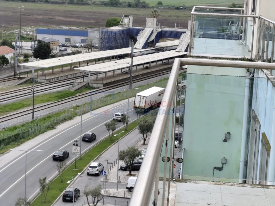 Apartamento T2 para Venda em Azambuja Foto 7