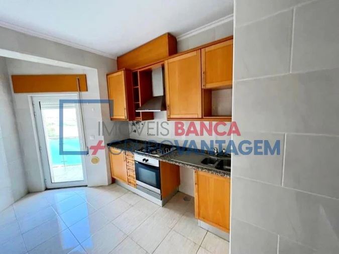 Apartamento T2 para Venda em Azambuja Foto 11