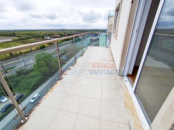 Apartamento T2 para Venda em Azambuja Foto 23