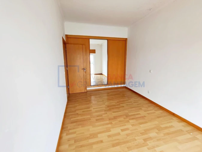 Apartamento T2 para Venda em Azambuja Foto 27