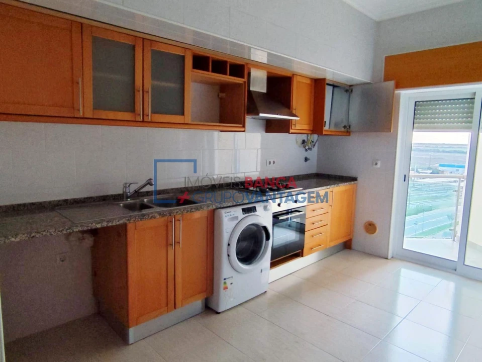 Apartamento T2 para Venda em Azambuja Foto 3