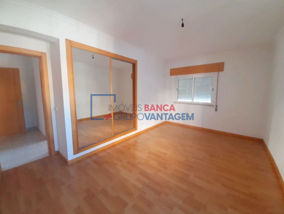 Apartamento T3 para Venda em Azambuja Foto 18