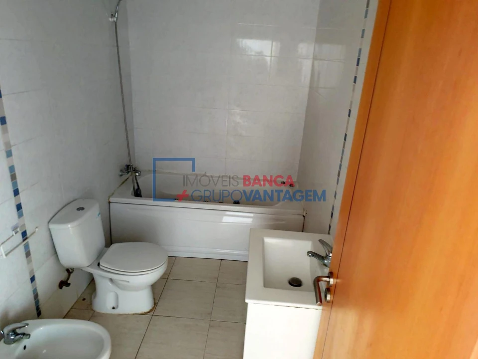 Apartamento T3 para Venda em Azambuja Foto 23