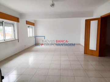 Apartamento T3 para Venda em Azambuja