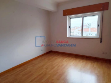 Apartamento T3 para Venda em Azambuja