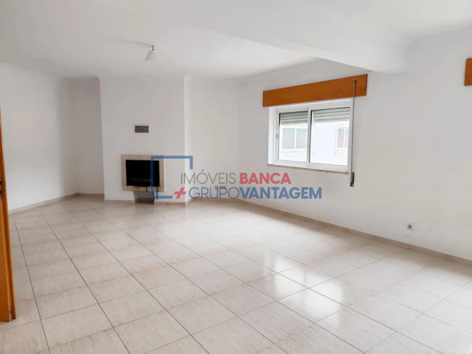 Apartamento T3 para Venda em Azambuja Foto 4