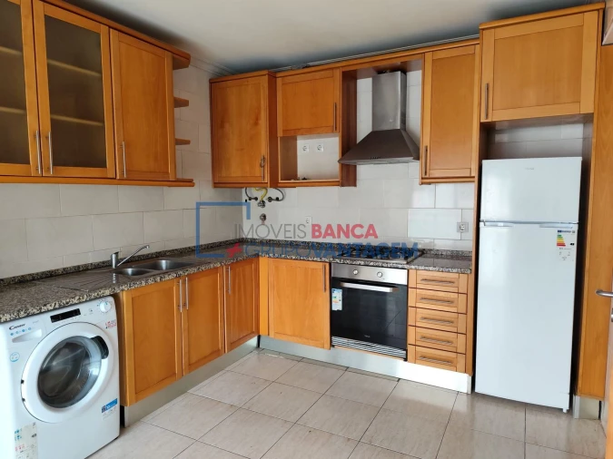 Apartamento T3 para Venda em Azambuja Foto 9