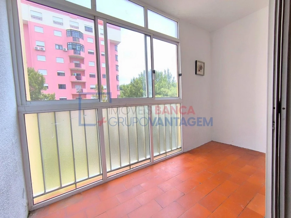 Apartamento T3 para Venda em Algueirão-Mem Martins Foto 4