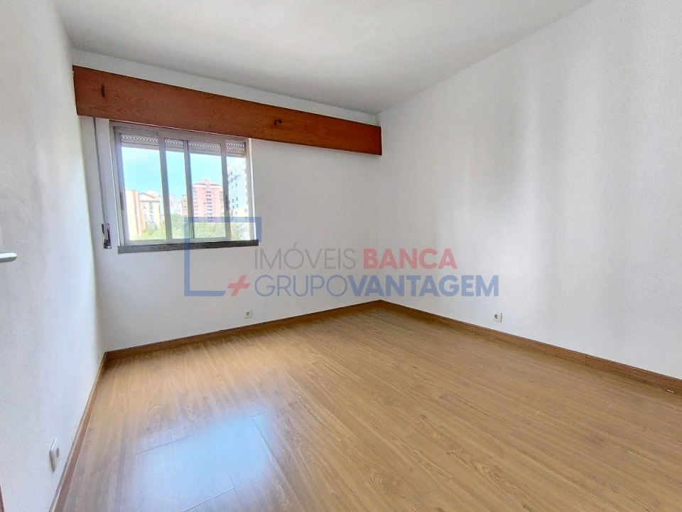 Apartamento T3 para Venda em Algueirão-Mem Martins Foto 9
