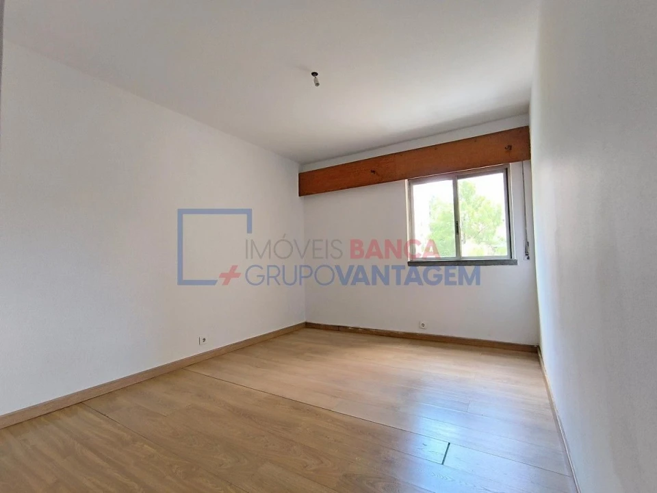 Apartamento T3 para Venda em Algueirão-Mem Martins Foto 15