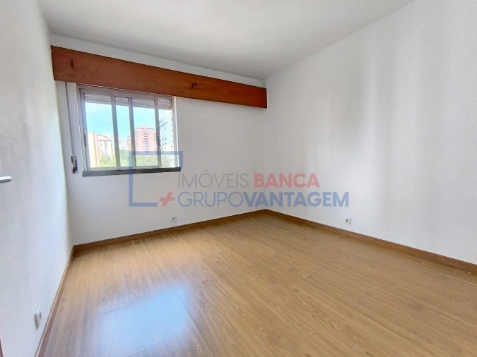 Apartamento T3 para Venda em Algueirão-Mem Martins Foto 9