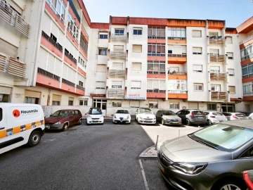 Apartamento T1 para Venda em Queluz e Belas