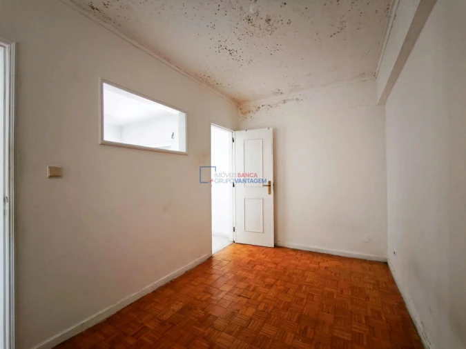 Apartamento T1 para Venda em Queluz e Belas Foto 3
