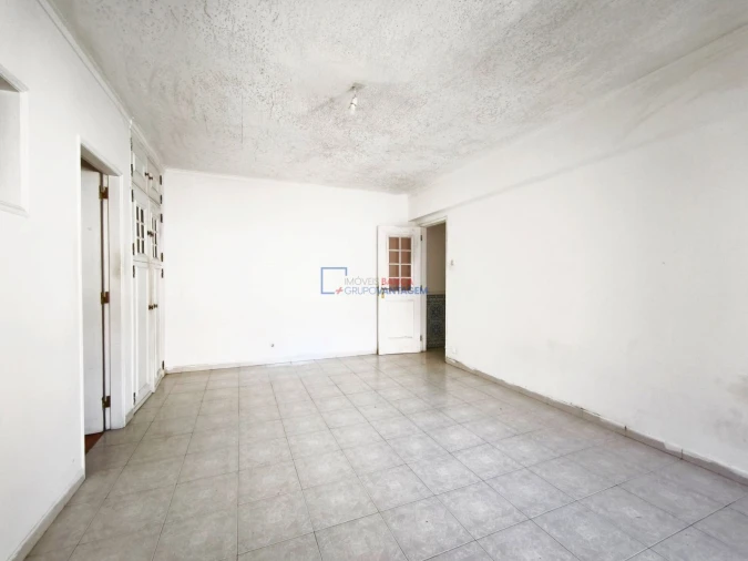 Apartamento T1 para Venda em Queluz e Belas Foto 4