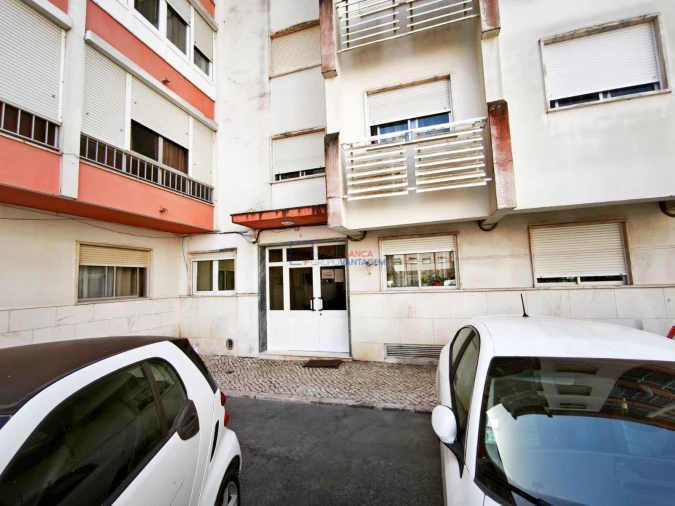 Apartamento T1 para Venda em Queluz e Belas Foto 16
