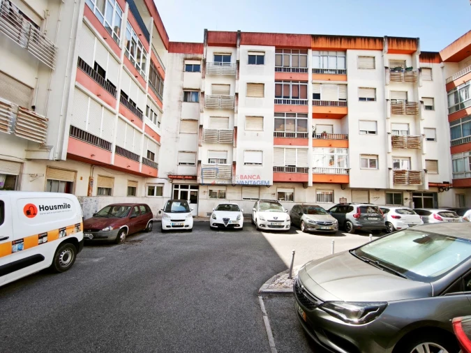 Apartamento T1 para Venda em Queluz e Belas Foto 17