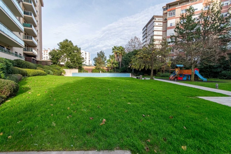 Apartamento T2 para Arrendamento em Odivelas Foto 8