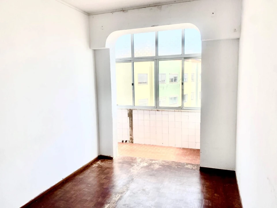 Apartamento T2 para Venda em Algueirão-Mem Martins Foto 11