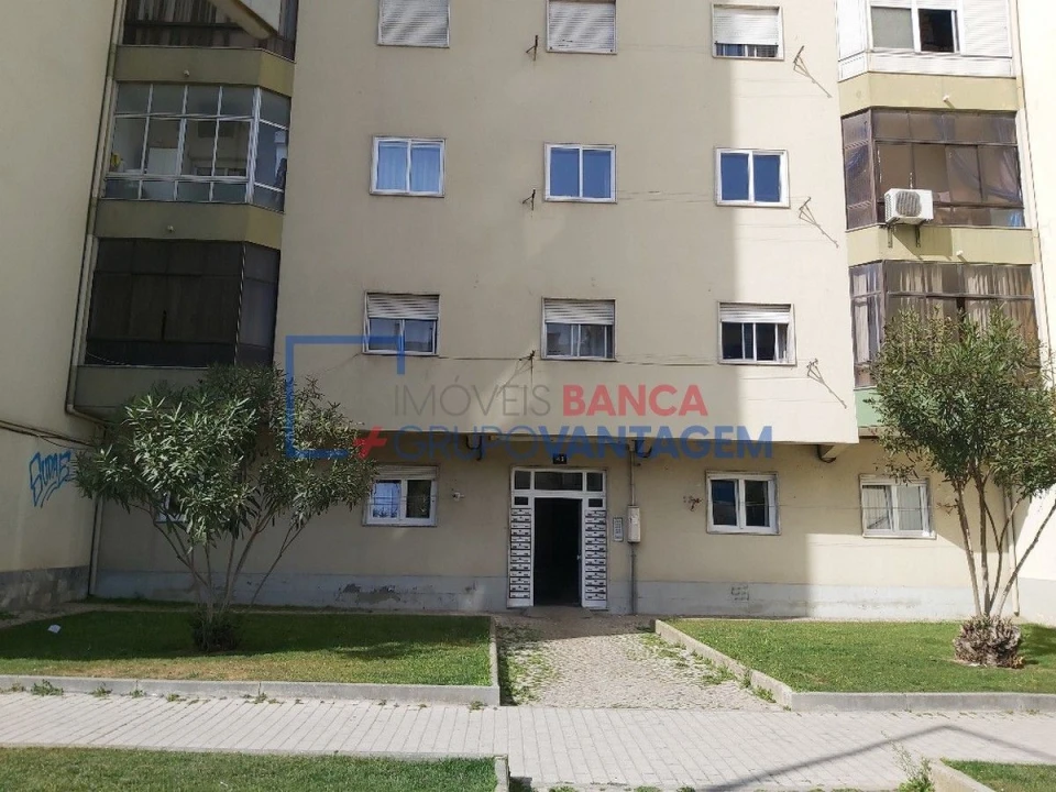 Apartamento T2 para Venda em Amora Foto 11
