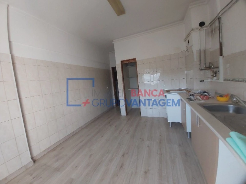 Apartamento T2 para Venda em Amora Foto 8