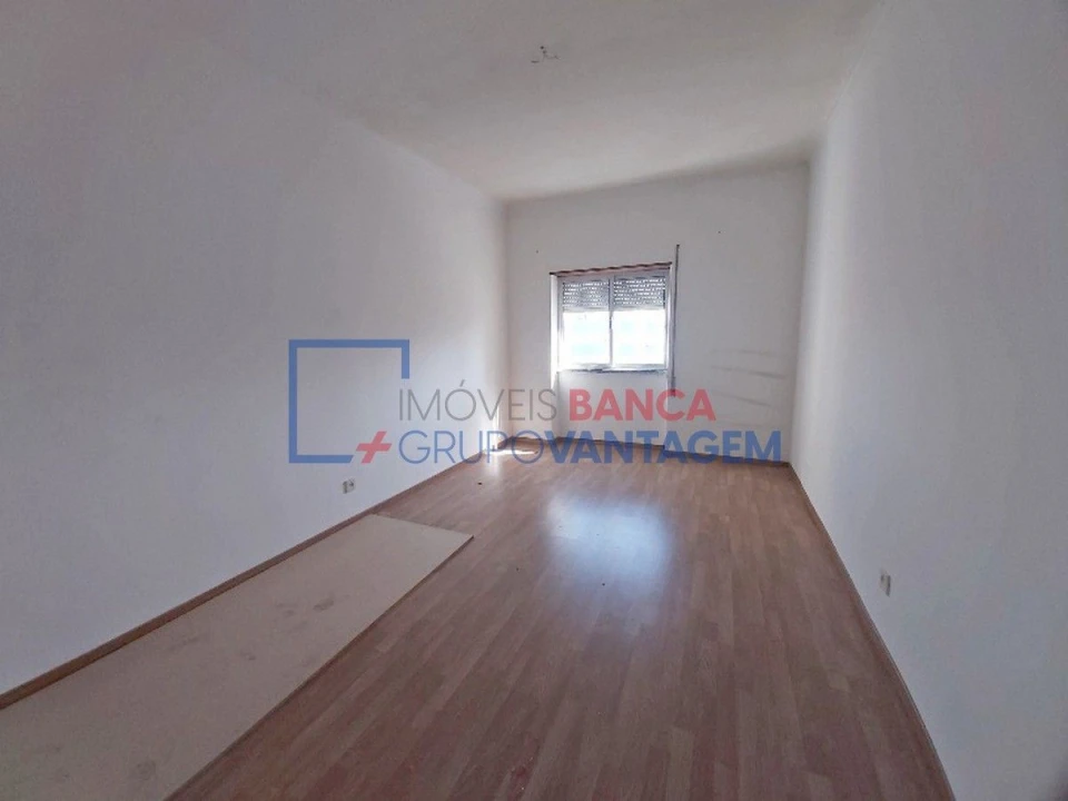 Apartamento T2 para Venda em Amora Foto 4