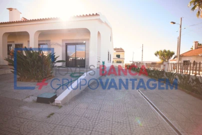 Moradia T4 para Venda em Sarilhos Grandes