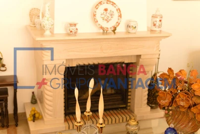 Moradia T4 para Venda em Sarilhos Grandes