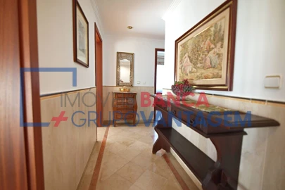 Moradia T4 para Venda em Sarilhos Grandes