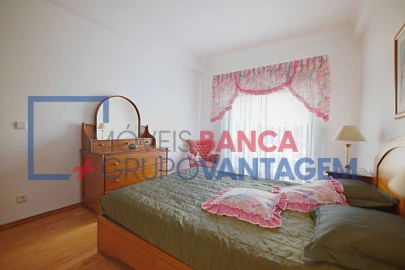 Moradia T4 para Venda em Sarilhos Grandes