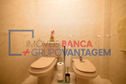 Moradia T4 para Venda em Sarilhos Grandes