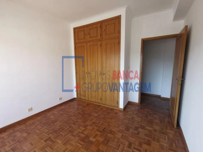 Apartamento T2 para Venda em São Vitor (Braga) Foto 9