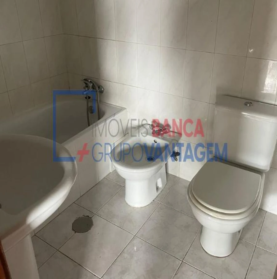Apartamento T1 para Venda em Paço de Sousa Foto 17