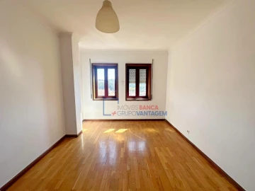 Apartamento T2 para Venda em Mafamude e Vilar do Paraíso