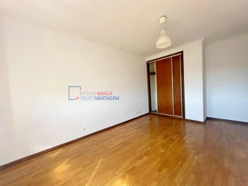 Apartamento T2 para Venda em Mafamude e Vilar do Paraíso