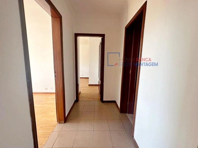 Apartamento T2 para Venda em Mafamude e Vilar do Paraíso Foto 13