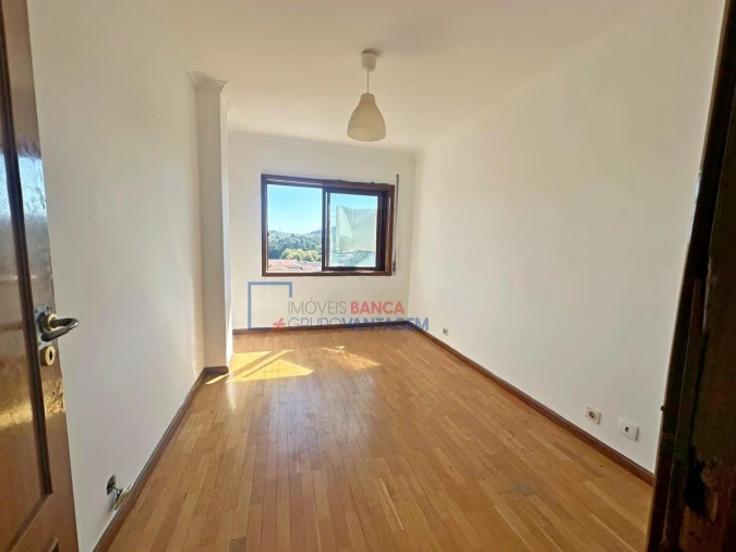 Apartamento T2 para Venda em Mafamude e Vilar do Paraíso Foto 16