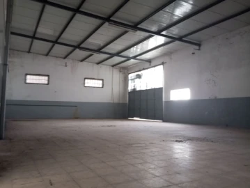 Armazém para Venda em Alcanena e Vila Moreira