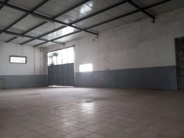 Armazém para Venda em Alcanena e Vila Moreira