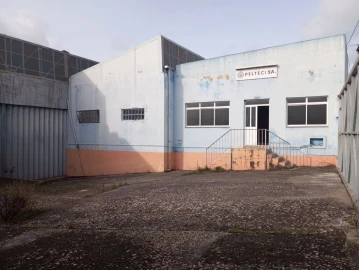 Armazém para Venda em Alcanena e Vila Moreira