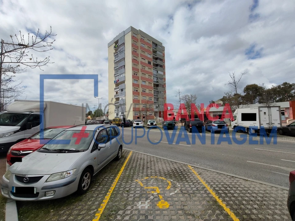 Apartamento T3 para Venda em Santo Antonio da Charneca Foto 3