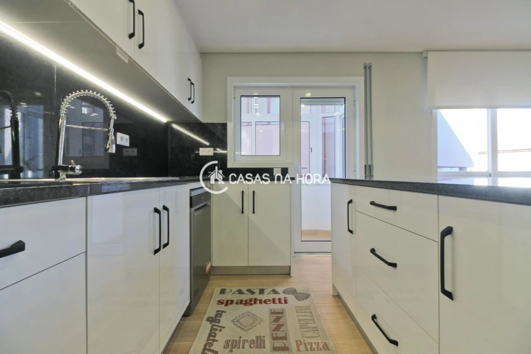 Apartamento T3 para Arrendamento em Cedofeita, Santo Ildefonso, Sé, Miragaia, São Nicolau e Vitória Foto 9