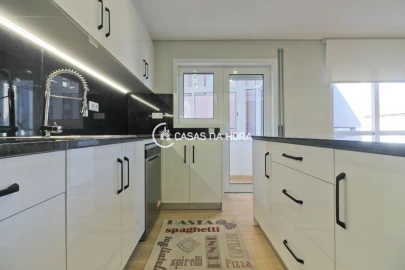 Apartamento T3 para Arrendamento em Cedofeita, Santo Ildefonso, Sé, Miragaia, São Nicolau e Vitória
