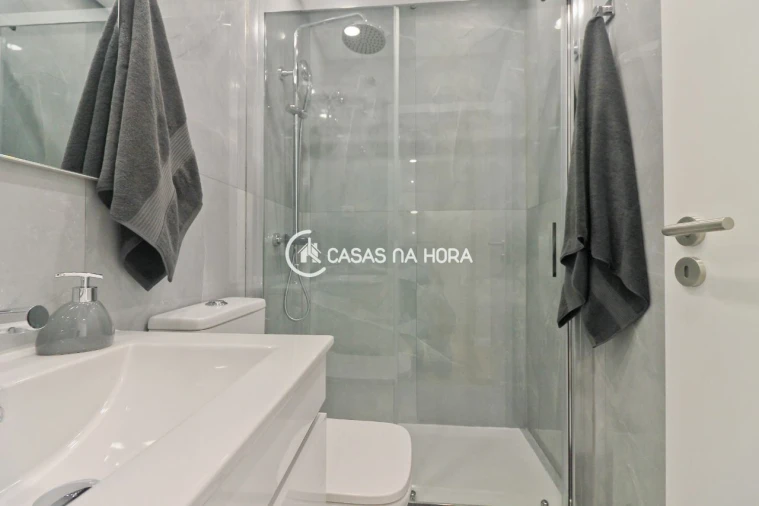 Apartamento T3 para Arrendamento em Cedofeita, Santo Ildefonso, Sé, Miragaia, São Nicolau e Vitória Foto 7