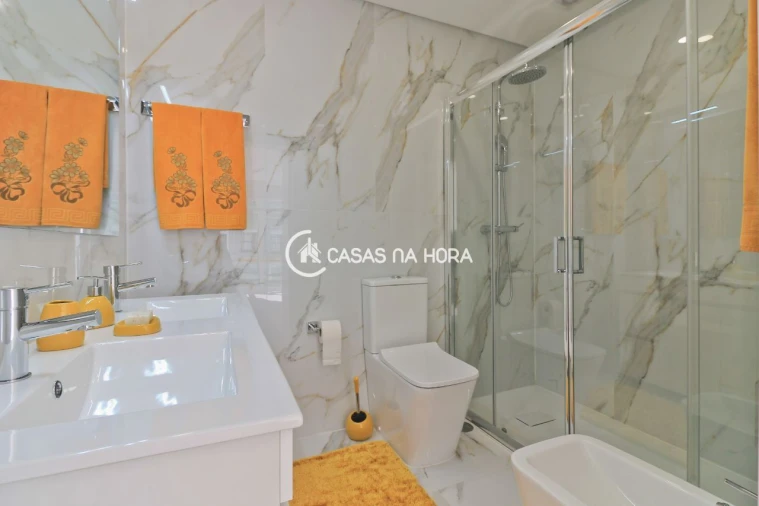 Apartamento T3 para Arrendamento em Cedofeita, Santo Ildefonso, Sé, Miragaia, São Nicolau e Vitória Foto 13